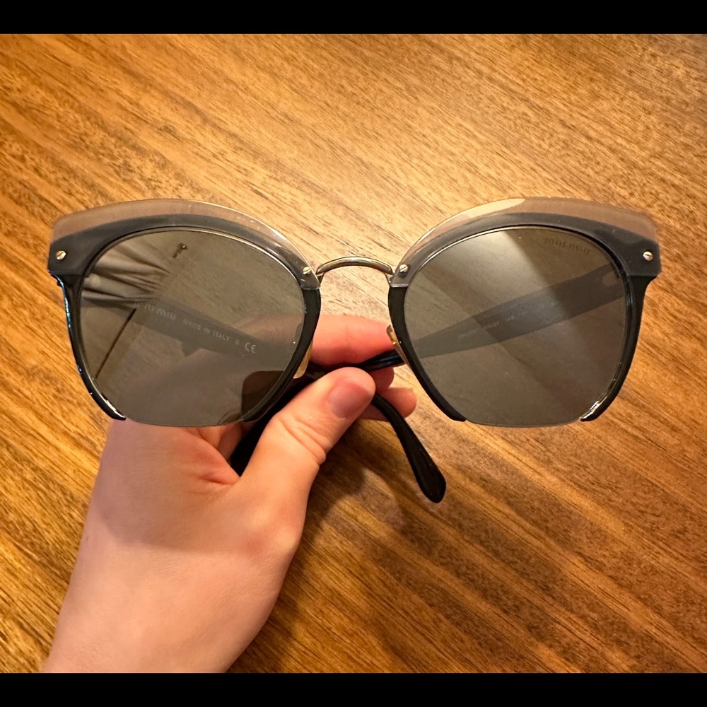 Miu Miu AUTHENTIC SUNGLASSES MU 53TS 1AB7W1